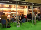 La Consejera promociona su turismo de golf en la Travel Market de Valencia