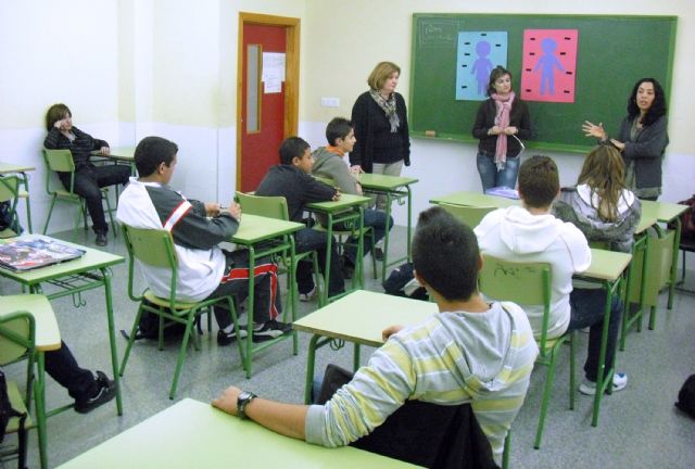 Los alumnos del IES Romano García de Lorquí trabajan por la igualdad - 1, Foto 1