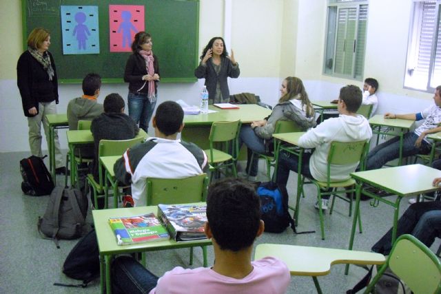 Los alumnos del IES Romano García de Lorquí trabajan por la igualdad - 2, Foto 2