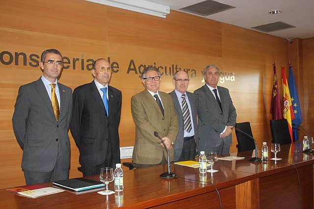 La Comunidad y la Fundación Cajamar colaborarán en actividades de investigación y formación en el ámbito agrario - 1, Foto 1