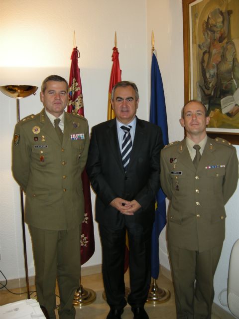 Rafael González Tovar, junto a Fernando García (izq.) y Jesús Serrano (der.), Foto 1