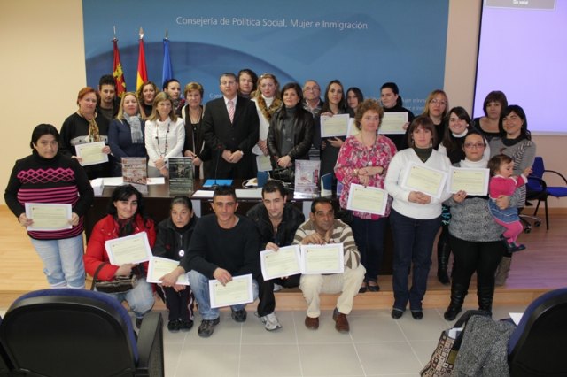 Cuarenta personas en riesgo de exclusión social aprenden un oficio en talleres ocupacionales - 1, Foto 1