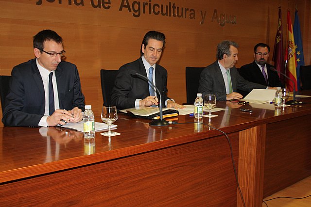 La Comunidad y ´La Caixa´ firman un convenio para actuaciones medioambientales y la integración laboral de desfavorecidos - 1, Foto 1