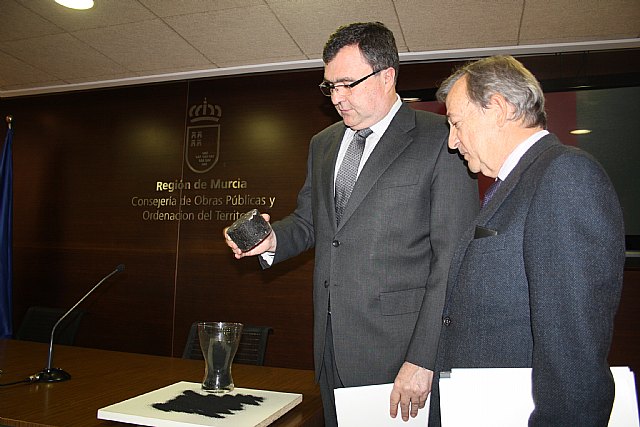 La Comunidad impulsa el reciclaje de más de 3.000 toneladas al año de neumáticos usados para su uso en el firme de carreteras - 2, Foto 2