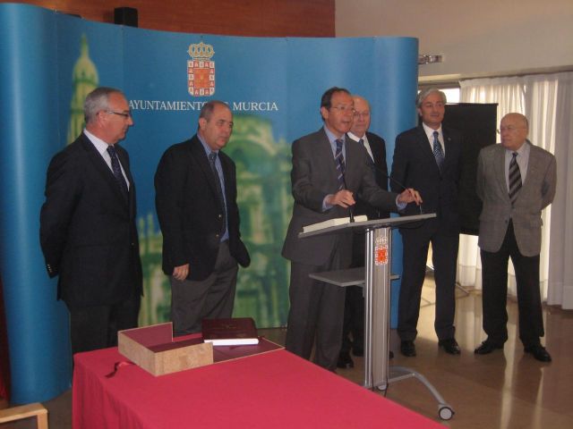 El Alcalde Cámara impulsa el expediente para la Declaración de Interés Turístico Internacional de la Semana Santa de Murcia - 2, Foto 2