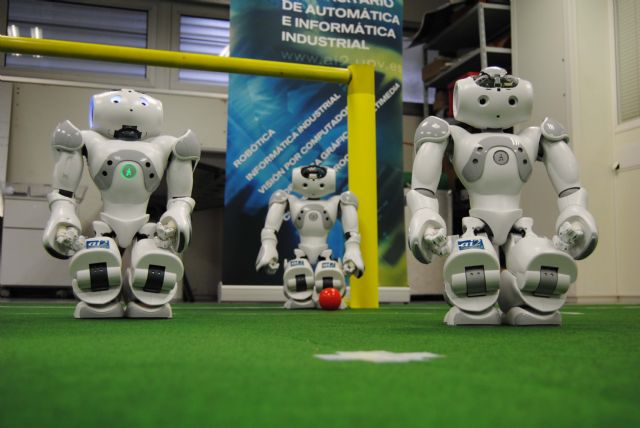 El equipo de robots de la Universidad de Murcia compite en el campeonato mediterráneo de fútbol - 1, Foto 1