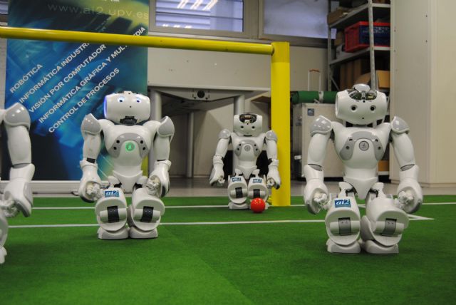 El equipo de robots de la Universidad de Murcia compite en el campeonato mediterráneo de fútbol - 5, Foto 5
