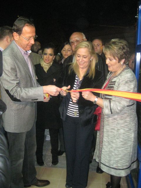 El Alcalde Cámara inaugura el pabellón polideportivo de Los Martínez del Puerto - 1, Foto 1