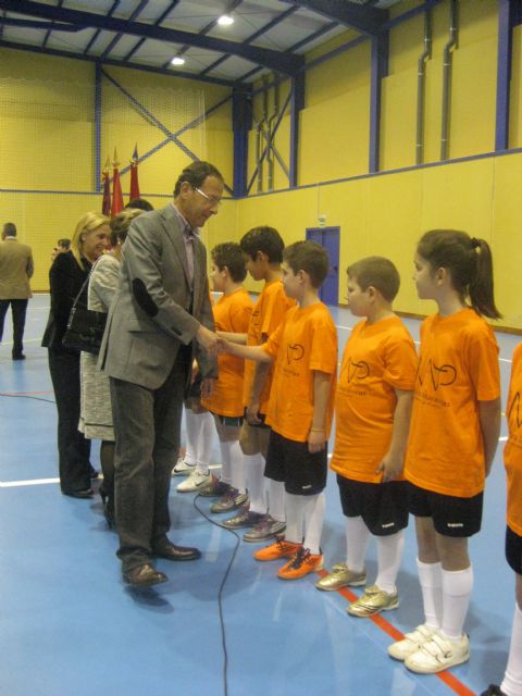 El Alcalde Cámara inaugura el pabellón polideportivo de Los Martínez del Puerto - 2, Foto 2