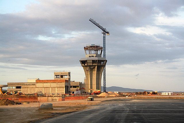 Concluyen las obras de la estructura de la torre de control del Aeropuerto Internacional de la Región - 1, Foto 1