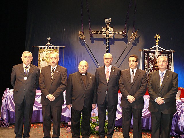 Emotivo acto de nombramiento, como Nazareno de Honor 2011, de Vicente Canicio Canicio - 1, Foto 1