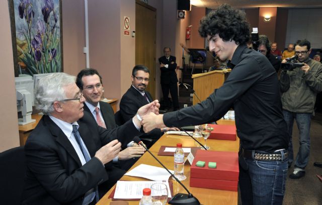 La Facultad de Letras reconoce a los funcionarios María Freitas y Antonio Labaña - 3, Foto 3