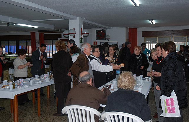 El consejero de Política Social abre, con un desayuno saludable, la tercera Semana de la Salud en el Centro de Mayores ´Murcia II´ - 1, Foto 1