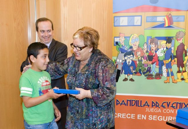 Quince escolares premiados en el concurso de dibujo Crece en Seguridad - 2, Foto 2