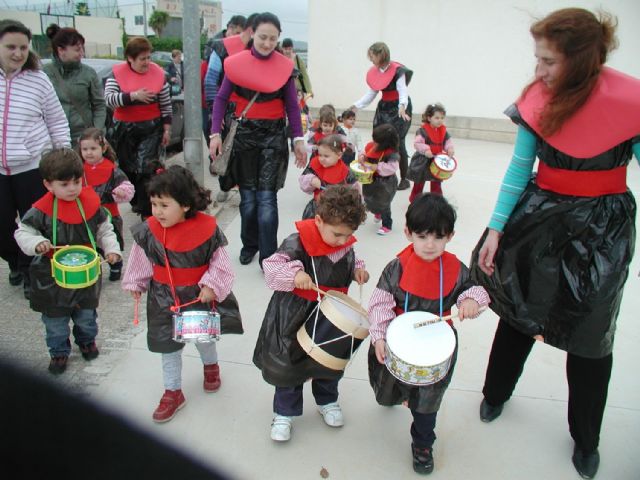 Los pequeños de La Aljorra preparan su procesión infantil con un trono incluido - 3, Foto 3