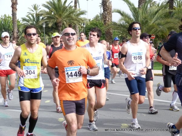 Dos atletas de Club Atletismo Totana participaron en la 39 Media Maratón “Ciudad de Elche” - 1, Foto 1