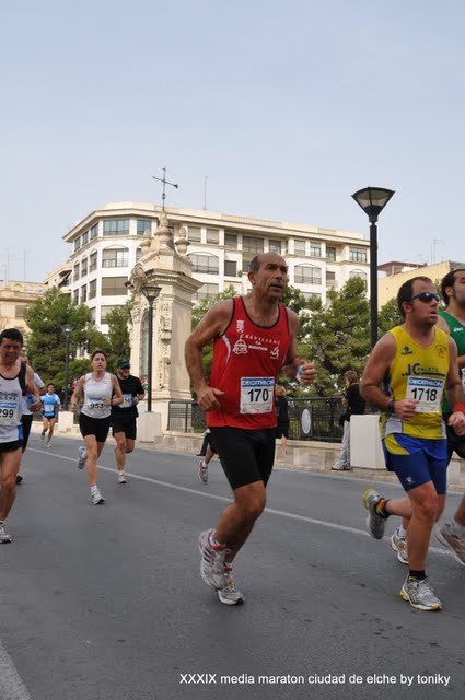 Dos atletas de Club Atletismo Totana participaron en la 39 Media Maratón “Ciudad de Elche” - 4, Foto 4