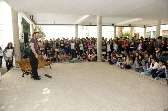 El espectáculo de MuDanzas triunfa en los institutos - 2, Foto 2