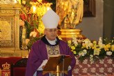 El Obispo de Cartagena participa en el Vía Crucis con los cartageneros y preside la Misa de Santa María de Gracia