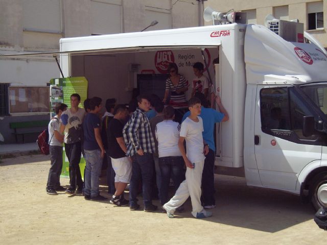 Ugt pone en marcha la oficina móvil ugformat para ofrecer información y orientación de empleo a lo largo de la región - 2, Foto 2