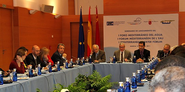 Valcárcel aboga por la implicación conjunta de las regiones euromediterráneas para impulsar una estrategia sostenible del agua - 1, Foto 1