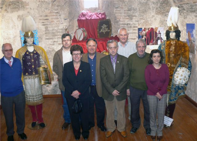 Un monolito, en el Castillo, recuerda la peregrinación de San Vicente Ferrer y el origen de nuestra Semana Santa - 1, Foto 1