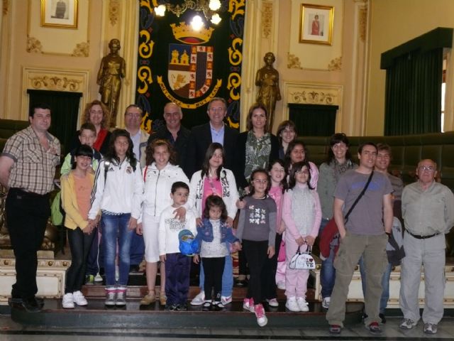 Los alumnos de la Escuela Rural de la Cañada del Trigo han visitado Jumilla y distintos edificios - 1, Foto 1