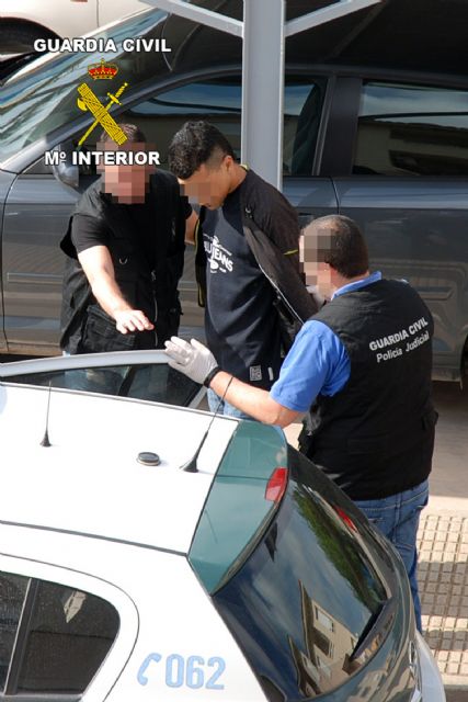 La Guardia Civil desmantela la banda que asaltó a una pareja de ancianos en San Javier - 2, Foto 2