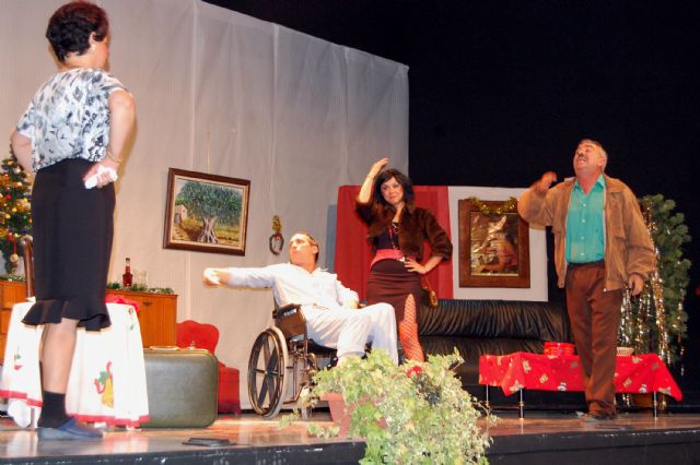 El grupo de teatro El Kallejón hace reír a un abarrotado Centro Cultural de Lorquí - 4, Foto 4