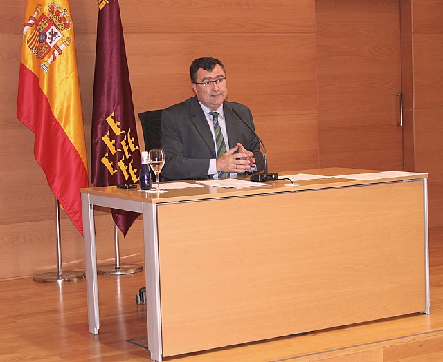 El portavoz del Ejecutivo regional, José Ballesta, en la rueda de prensa para informar de los asuntos aprobados por el Consejo de Gobierno, Foto 1