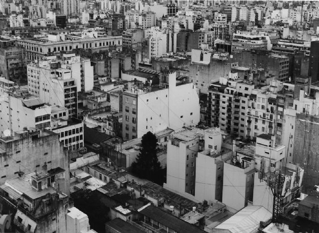 Gabrielle Basilico expone en el festival La Mar de Músicas su visión arquitectónica, centrada en la cotidianidad de las ciudades - 1, Foto 1