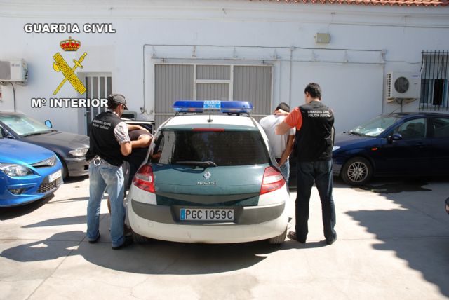 Cinco jóvenes detenidos como supuestos autores de varios robos - 2, Foto 2