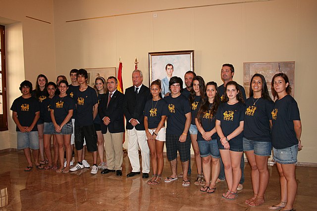 El presidente de la Comunidad recibe a los jóvenes participantes del programa 'Murcia más Cerca' - 1, Foto 1