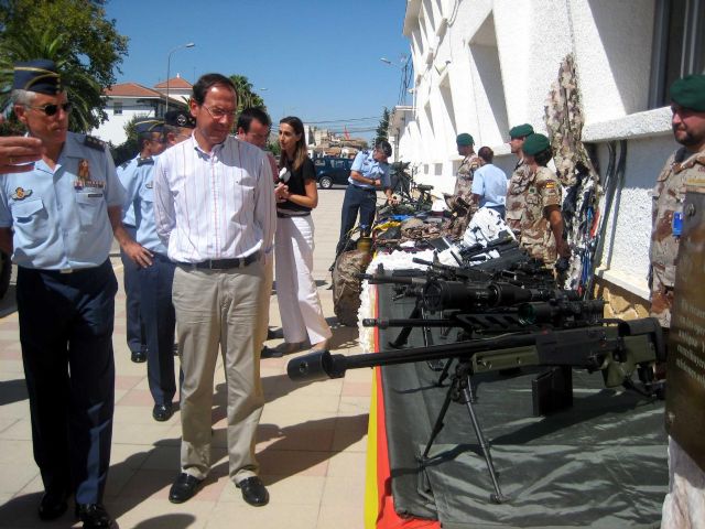 El Alcalde Cámara visita las modernas instalaciones de la Base Aérea de Alcantarilla - 3, Foto 3