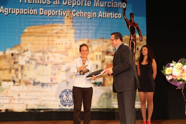 Patty Llaguno recibe en Cehegin el premio a la Mejor Deportista de la Región - 1, Foto 1