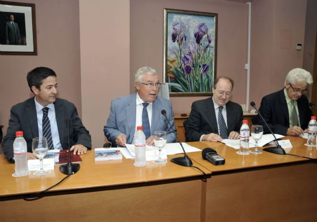 La Universidad de Murcia presenta el libro del profesor José Luis Villacañas - 2, Foto 2