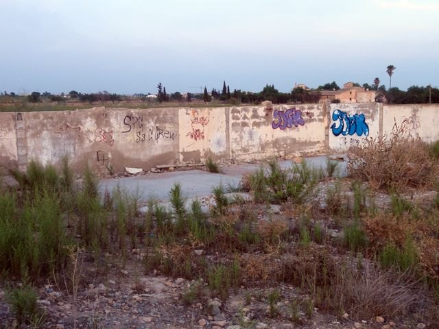 El Grupo Socialista denuncia el estado de abandono absoluto del campo de fútbol de Valladolises - 1, Foto 1