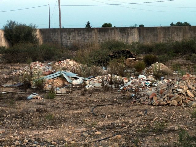 El Grupo Socialista denuncia el estado de abandono absoluto del campo de fútbol de Valladolises - 2, Foto 2