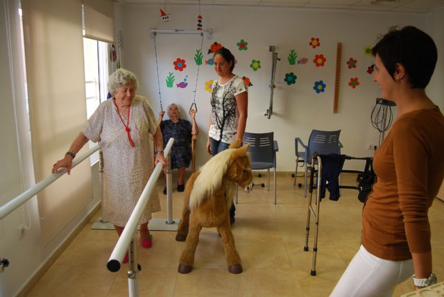 Esta semana se celebra el IV aniversario del Centro de Día para Personas Dependientes con Alzheimer de Totana, Foto 2