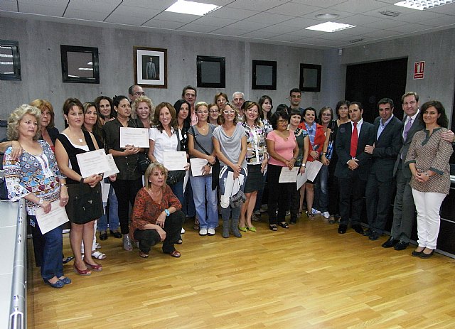 Más de 60 alumnos obtienen el diploma en Geriatría y Cuidados para la Dependencia - 1, Foto 1