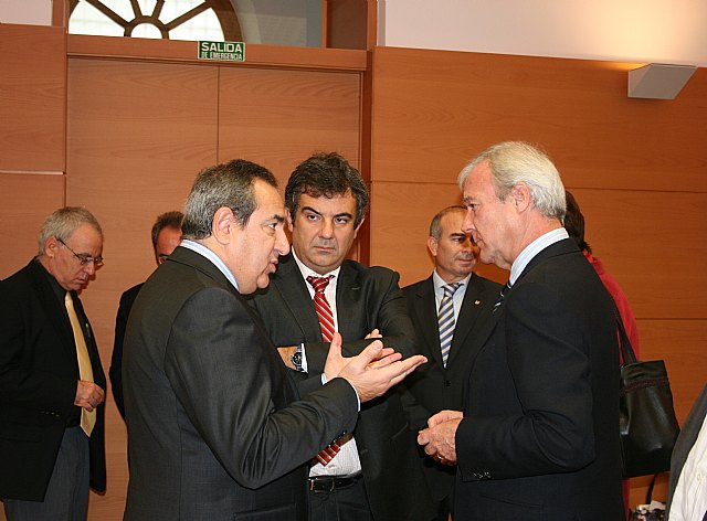 El presidente de la Comunidad preside el acto inaugural del Foro Euromediterráneo de Cooperación en Docencia e Investigación - 2, Foto 2