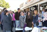 Inaugurada la III Feria de Comercio Outlet 'Al coste' en la que participan más de una veintena de comercios lumbrerenses