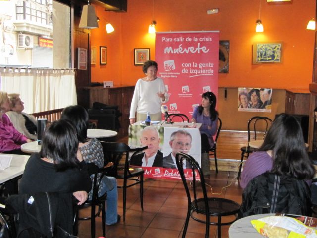 López (IU): las mujeres tienen que luchar con uñas y dientes para que no haya más retrocesos - 1, Foto 1