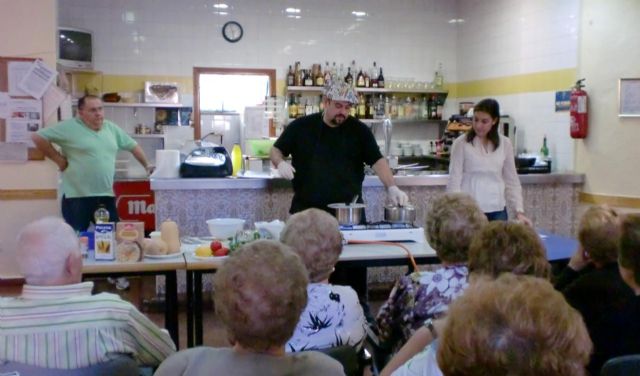 Alrededor de 350 mayores aprenden a alimentarse de forma saludable - 1, Foto 1