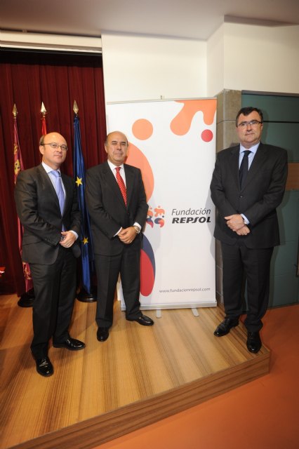 La Comunidad firma un convenio con la Fundación Repsol para promover proyectos empresariales innovadores en la Región - 2, Foto 2