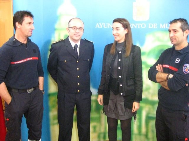 Los Bomberos regalan una visita al Parque a los niños que entreguen juguetes para los más desfavorecidos - 1, Foto 1