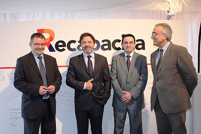 Los directores del IMAS y Asuntos Sociales visitan la carpa Recapacita sobre discapacidad instalad a por la Fundación Repsol - 1, Foto 1