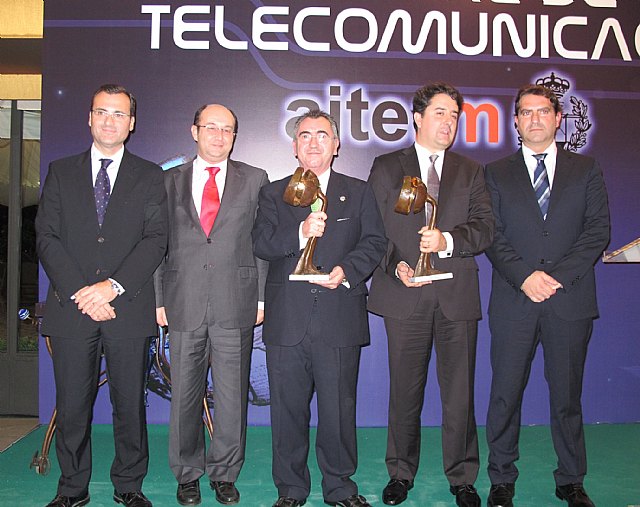 El consejero de Presidencia recibe el Premio Personalidad Regional TIC 2011 por su labor en los terremotos de Lorca - 1, Foto 1