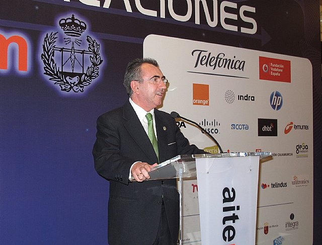 El consejero de Presidencia recibe el Premio Personalidad Regional TIC 2011 por su labor en los terremotos de Lorca - 2, Foto 2