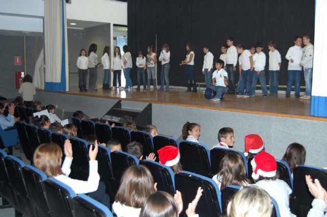 Los escolares torreños se lucen con sus canciones navideñas - 1, Foto 1